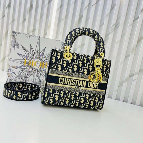 CD D-Lite Black Lady CD Handbag (With Box)