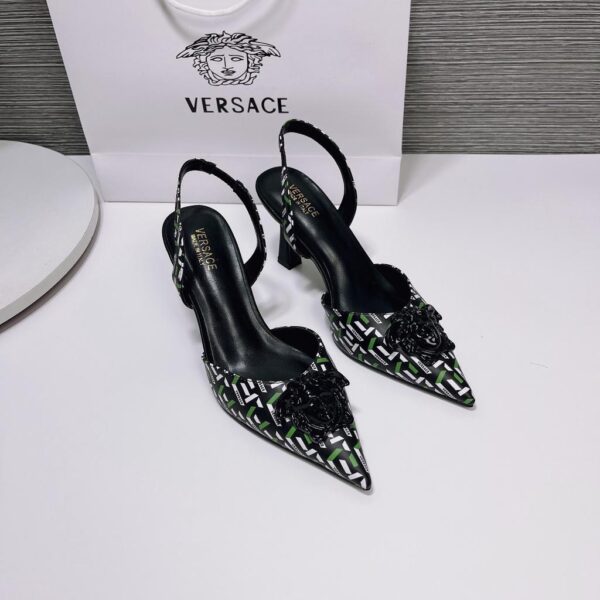 Versace Zapatos Monogram Slingback Pump