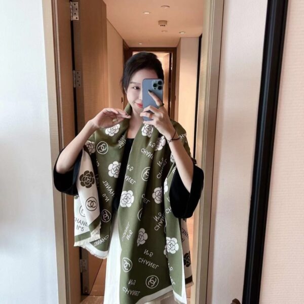 CC Wollen Green Colour Stole (With Box)
