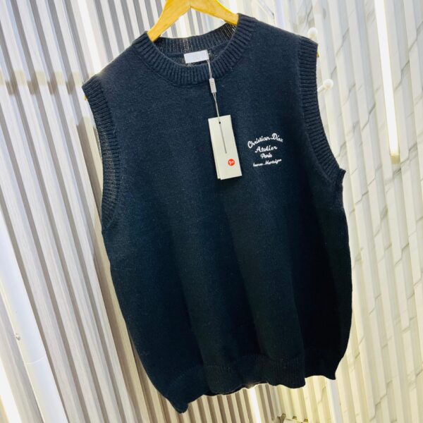 CD Black Sleeveless Warm Sweater