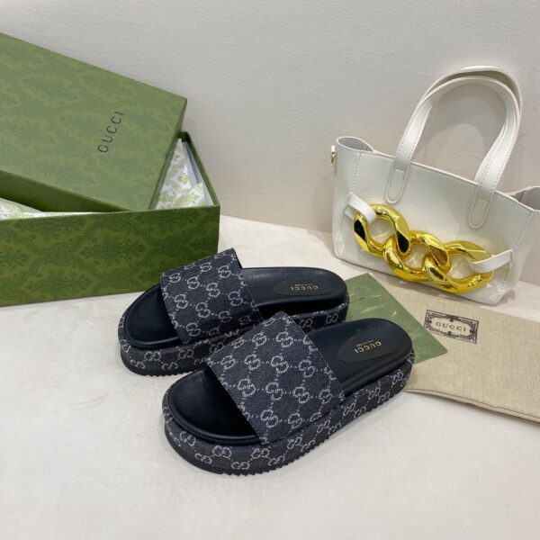 GG GG Canvas Black Slide Sandle