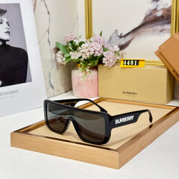 Burberry Men Premium Sunglass