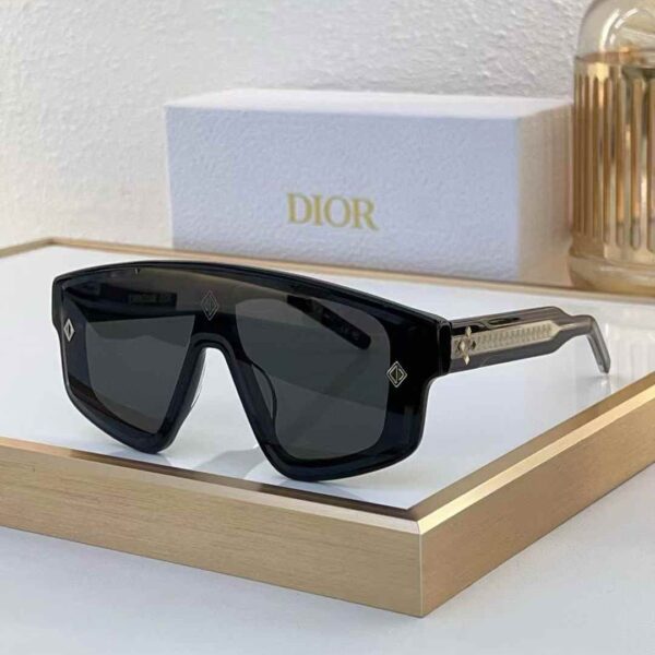 CD Women Premium Sunglass