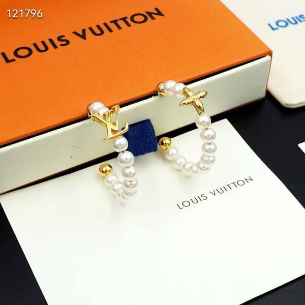 LV White Pearl Earring
