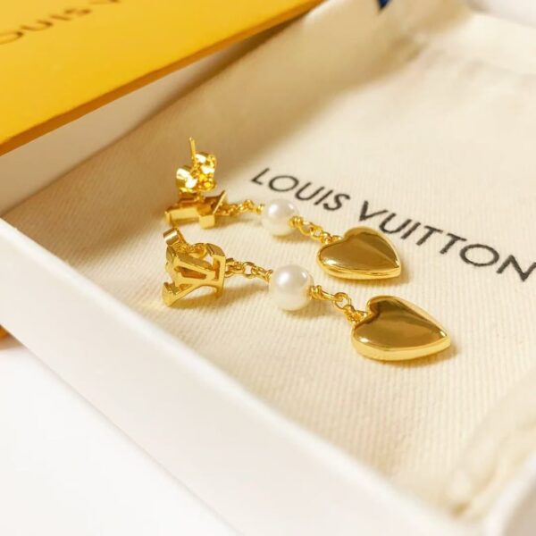 LV Love Earring
