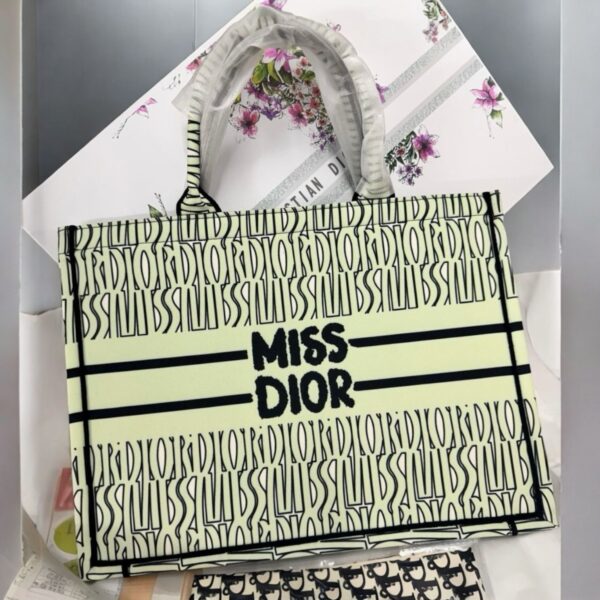 CD Miss CD Green Book Tote (With Box)