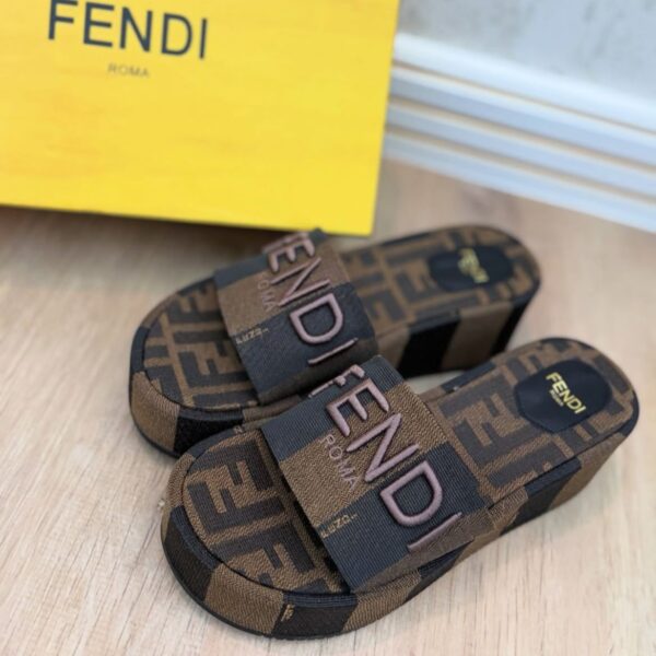 Fendi FF Coffee Platform Slide For Women